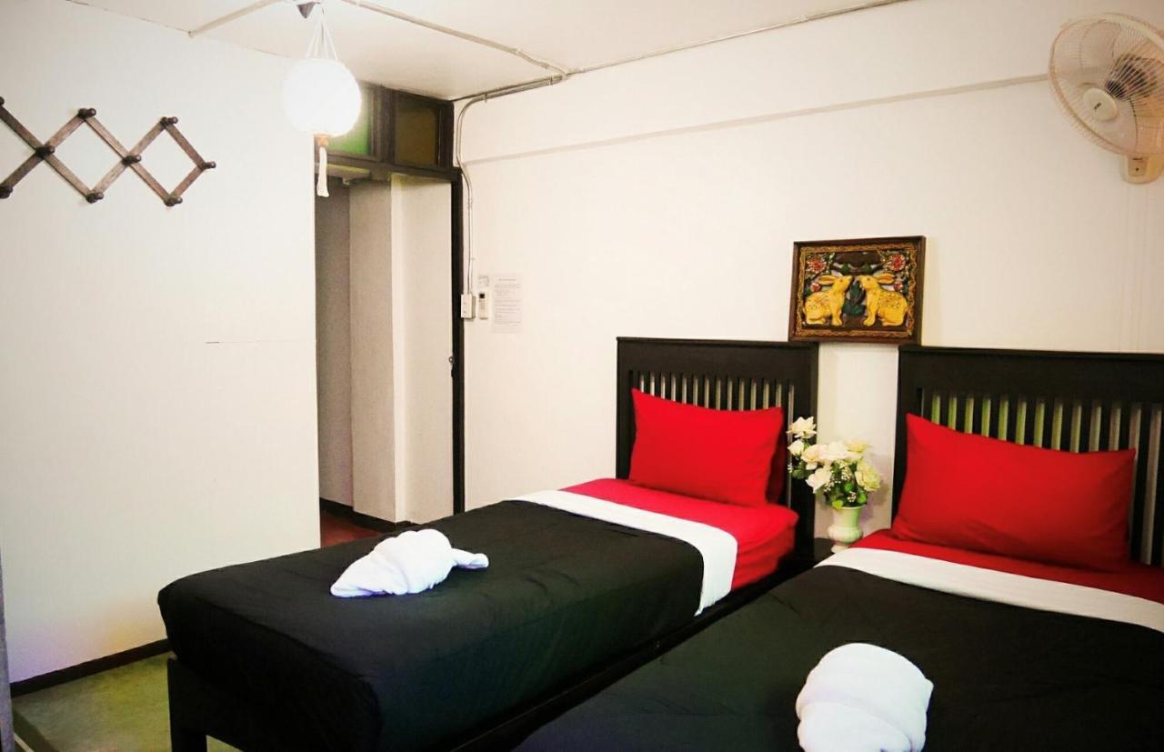 Lanna Hostel Чиангмай Экстерьер фото