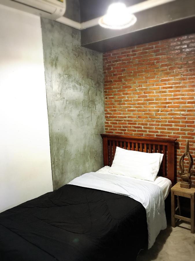Lanna Hostel Чиангмай Экстерьер фото