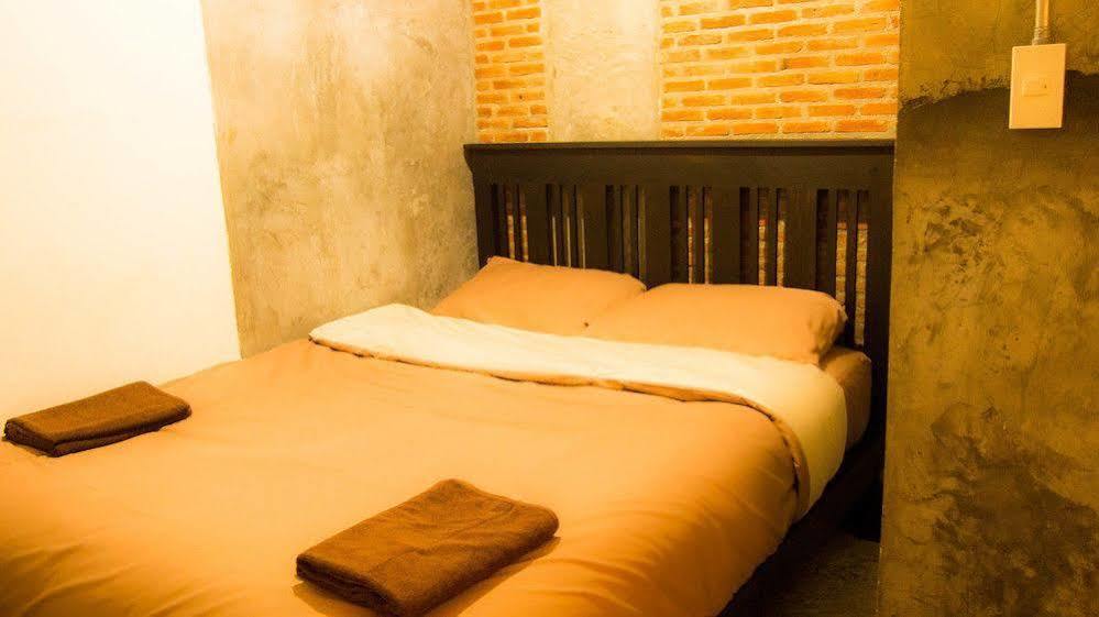 Lanna Hostel Чиангмай Экстерьер фото