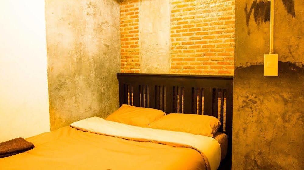 Lanna Hostel Чиангмай Экстерьер фото