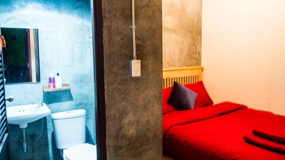 Lanna Hostel Чиангмай Экстерьер фото