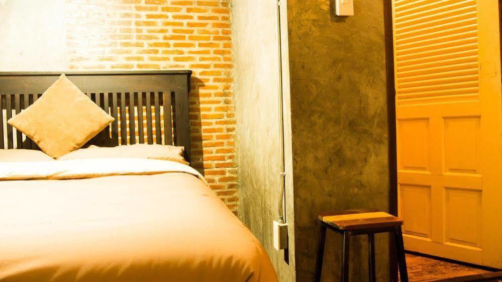 Lanna Hostel Чиангмай Экстерьер фото