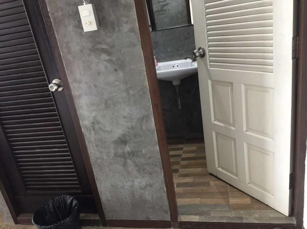 Lanna Hostel Чиангмай Экстерьер фото