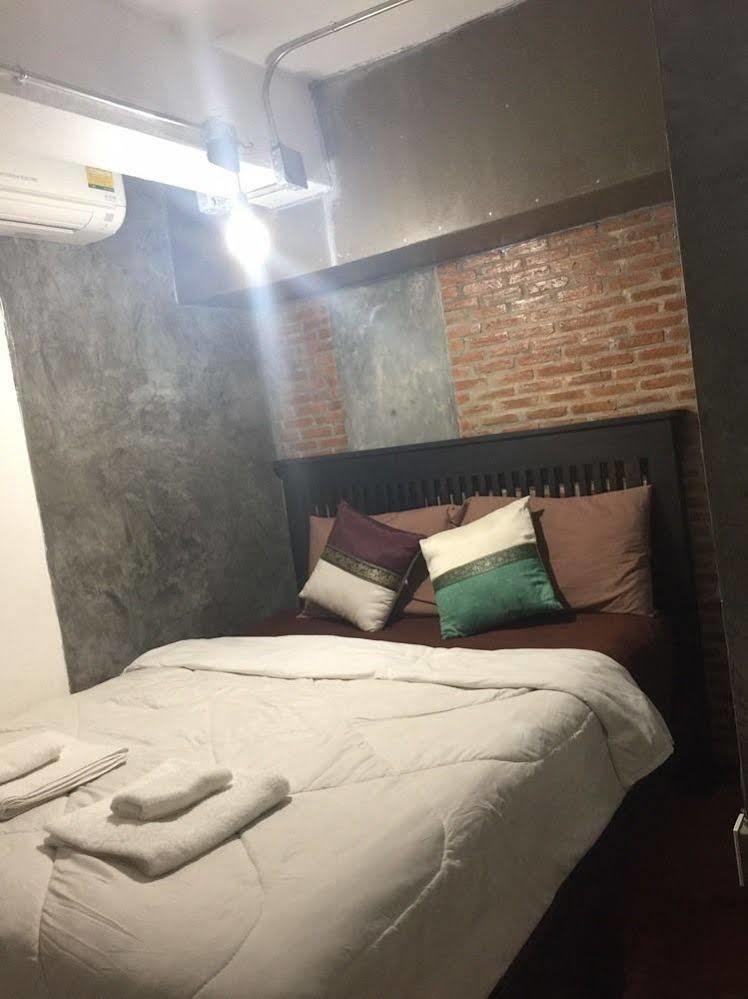 Lanna Hostel Чиангмай Экстерьер фото