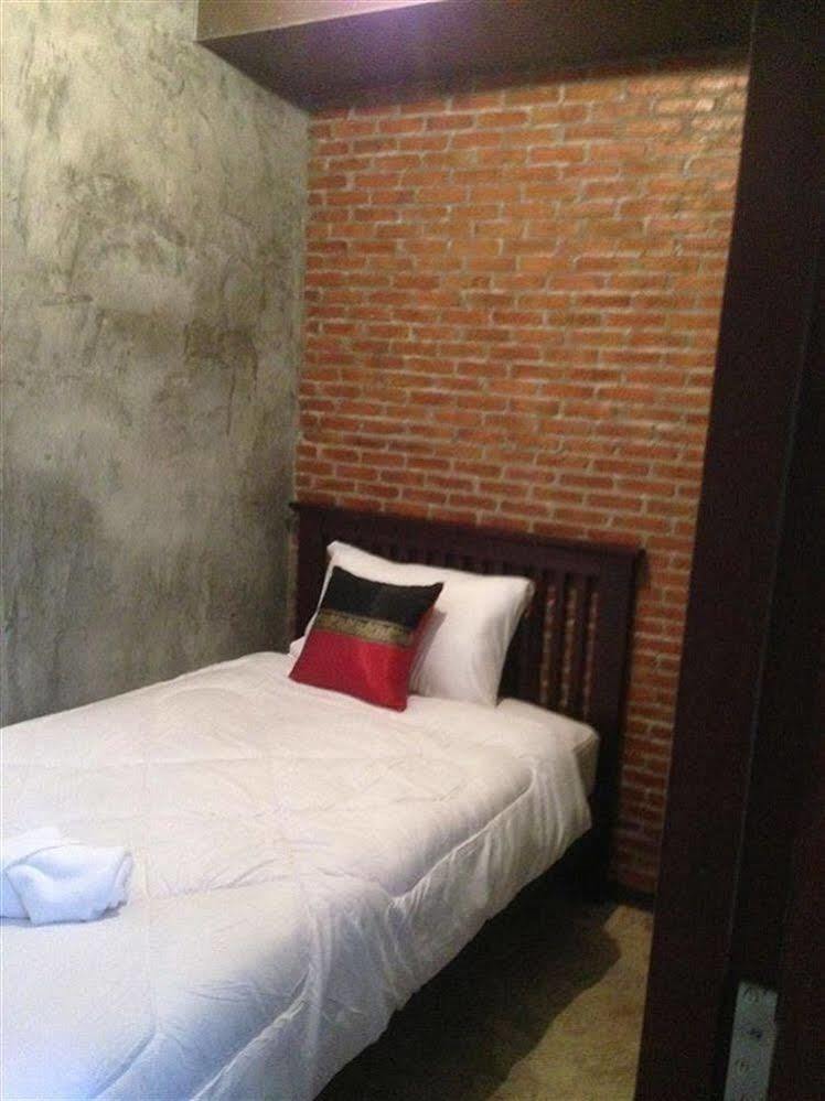 Lanna Hostel Чиангмай Экстерьер фото