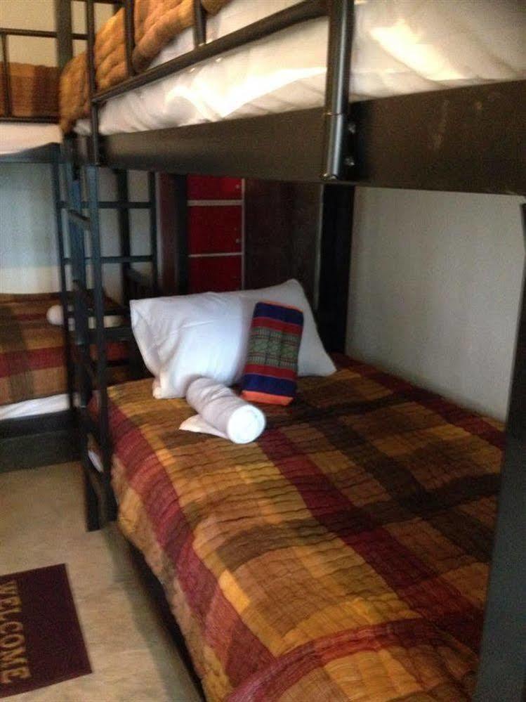 Lanna Hostel Чиангмай Экстерьер фото